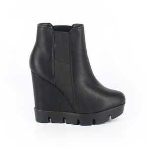 BAMBOO size 7 high heel wedge ankle boots - Black